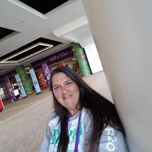 Meet your Posher, Sally